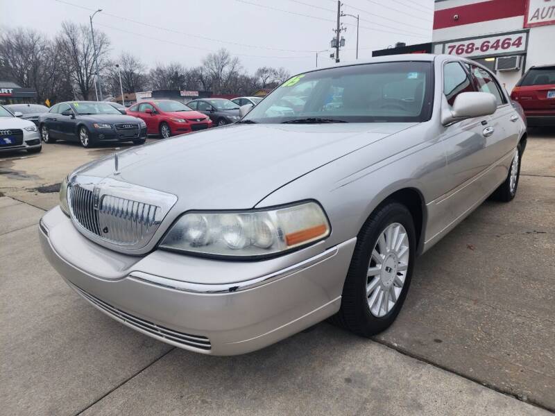 2005 Lincoln Town Car for sale at Quallys Auto Sales in Olathe KS