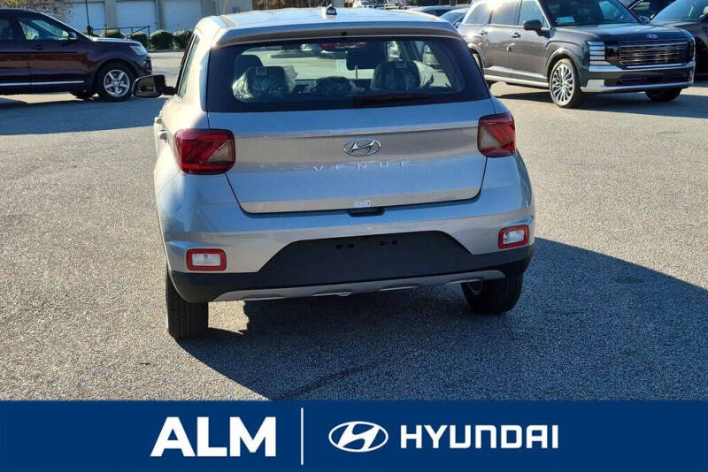 2026 Hyundai Venue SE