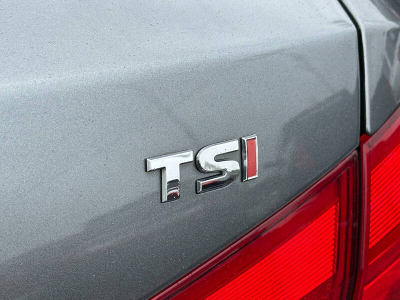 2015 Volkswagen Passat 1.8T Limited Edition