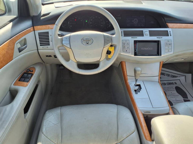 2005 Toyota Avalon XLS