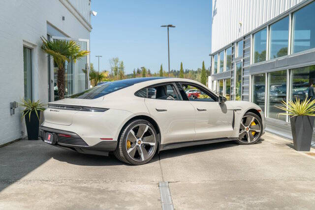 2021 Porsche Taycan 9