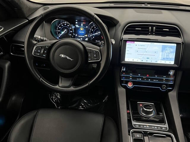 2020 Jaguar F-PACE 25t Premium