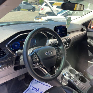 2022 Ford Escape SEL
