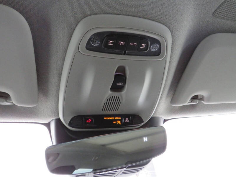 2021 Volvo XC40 T5 Momentum