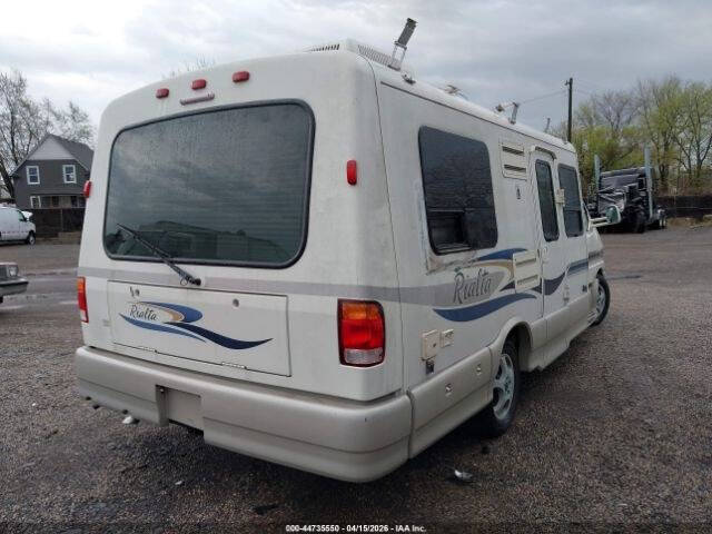 2004 Winnebago Rialta 22HD