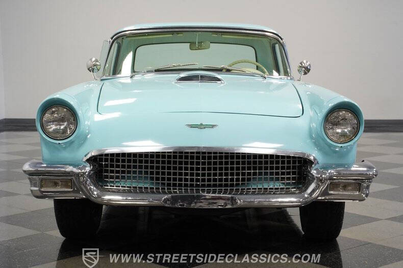 1957 Ford Thunderbird