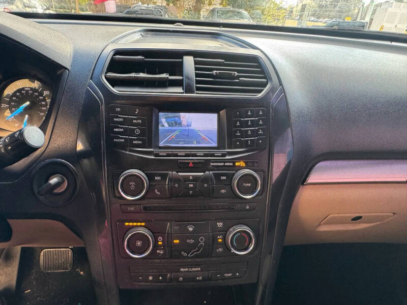 2017 Ford Explorer