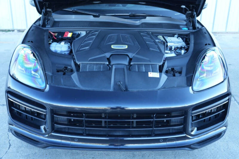 2021 Porsche Cayenne Turbo S E-Hybrid Coupe