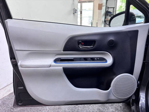 2013 Toyota Prius c