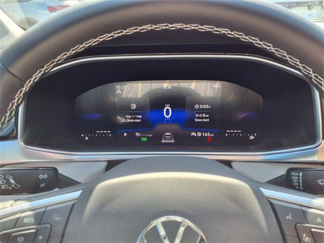 2025 Volkswagen Taos SE