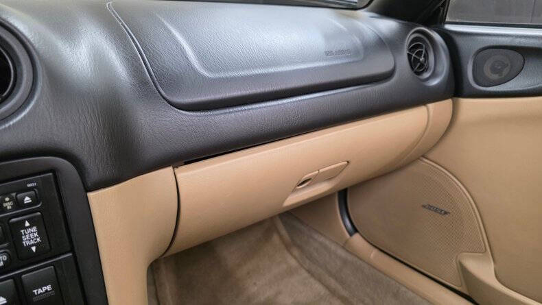 2000 Mazda MX-5 Miata