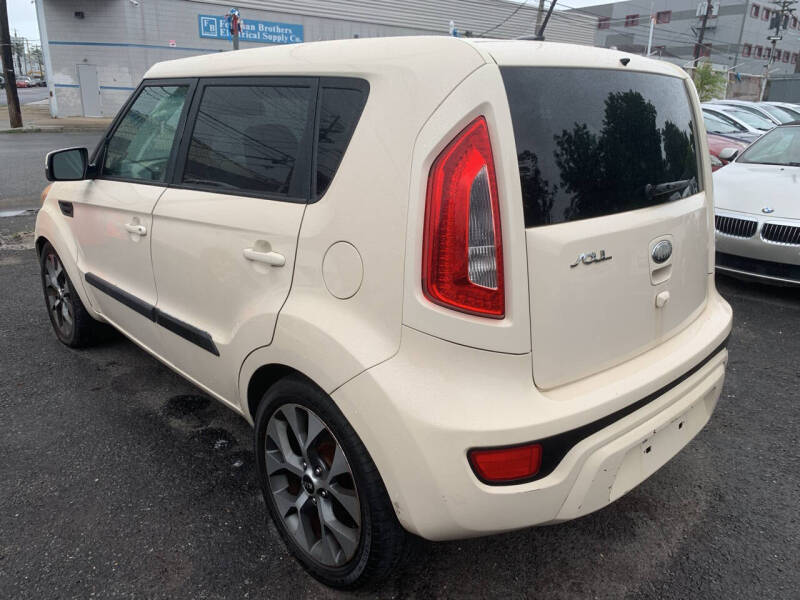 2013 Kia Soul +