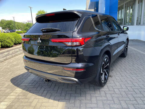 2022 Mitsubishi Outlander ES