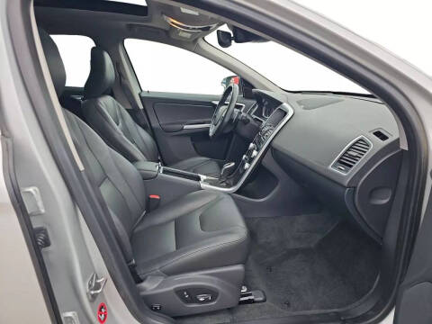 2015 Volvo XC60 T6 Drive-E Platinum