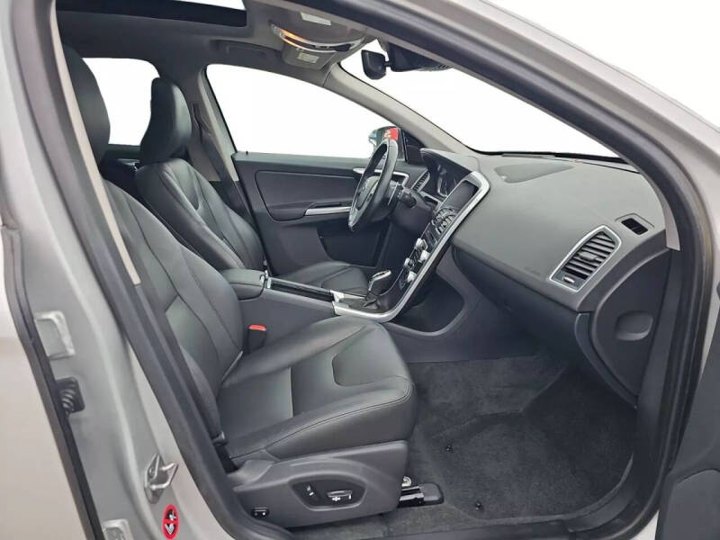 2015 Volvo XC60 T6 Drive-E Platinum