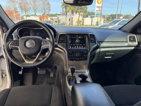 2017 Jeep Grand Cherokee Laredo