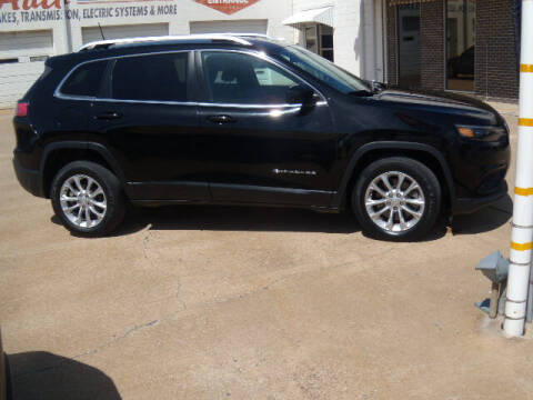 2019 Jeep Cherokee for sale at PERL AUTO CENTER in Coffeyville KS