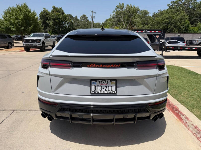 2022 Lamborghini Urus