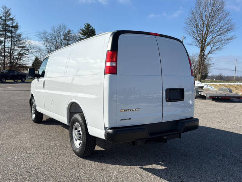 2025 Chevrolet Express 2500