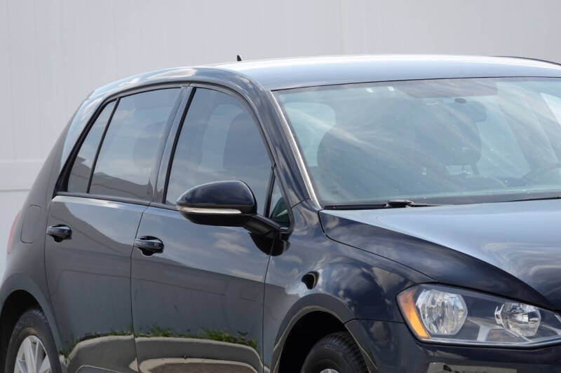 2016 Volkswagen Golf TSI S