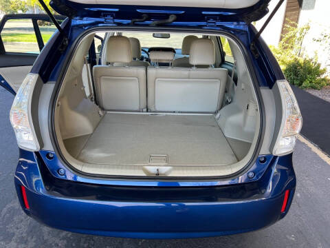 2013 Toyota Prius v Five