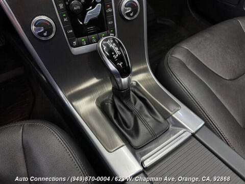 2015 Volvo XC60 T5 Drive-E Platinum