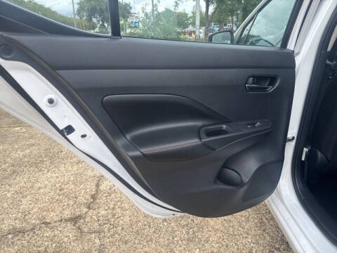 2020 Nissan Versa SR