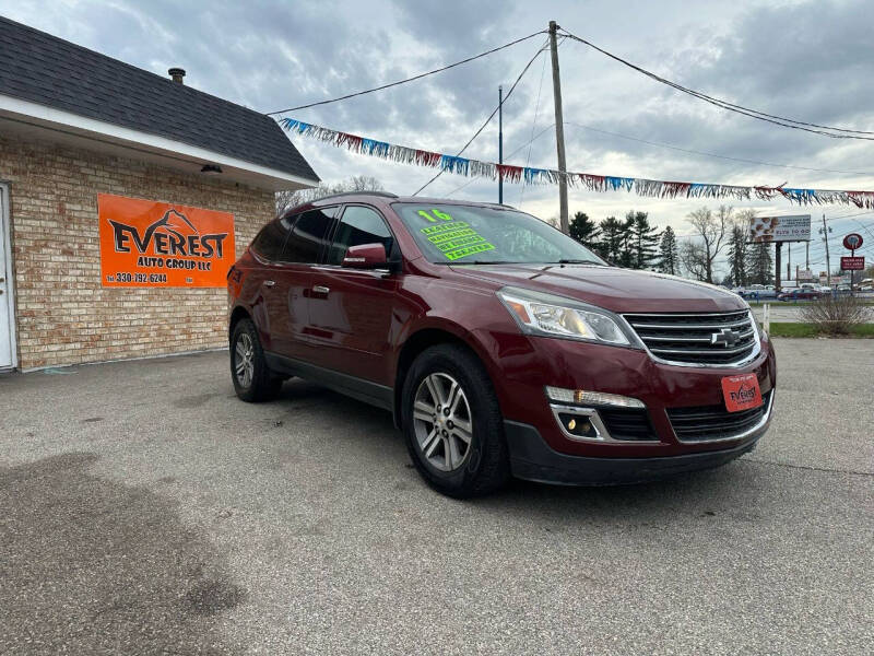 Used 2016 Chevrolet Traverse 2LT with VIN 1GNKVHKD1GJ117056 for sale in Austintown, OH