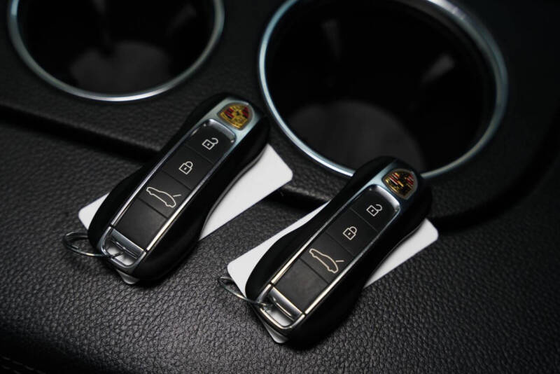 2022 Porsche Panamera Platinum Edition