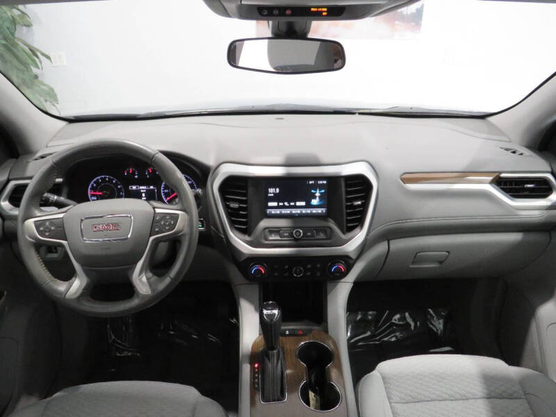 2017 GMC Acadia SLE-1