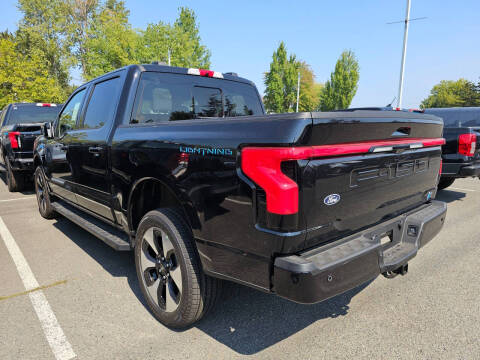 2025 Ford F-150 Lightning Platinum