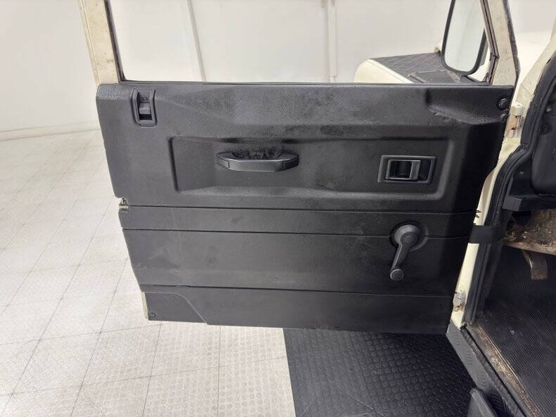 1987 Land Rover Defender