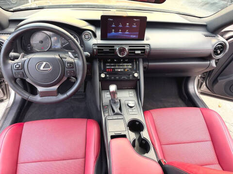 2023 Lexus IS 300
