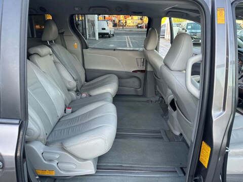 2013 Toyota Sienna