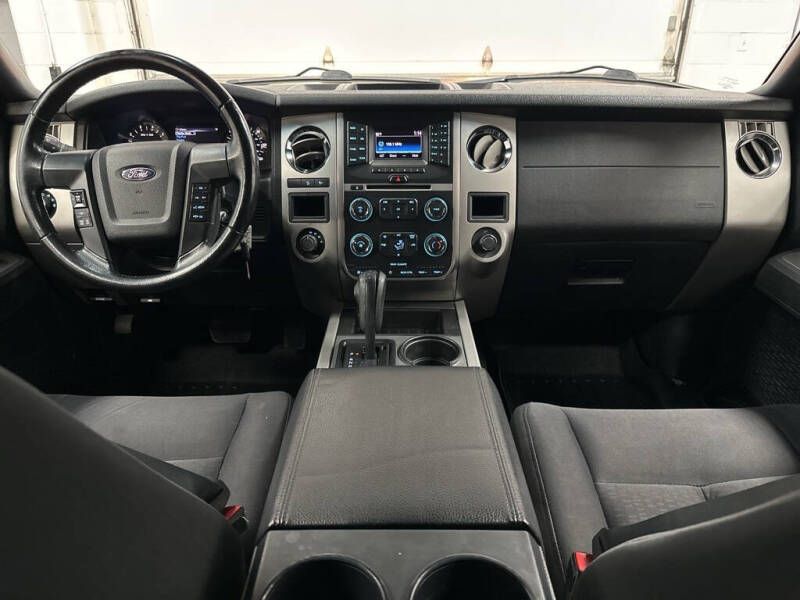 2017 Ford Expedition EL XLT