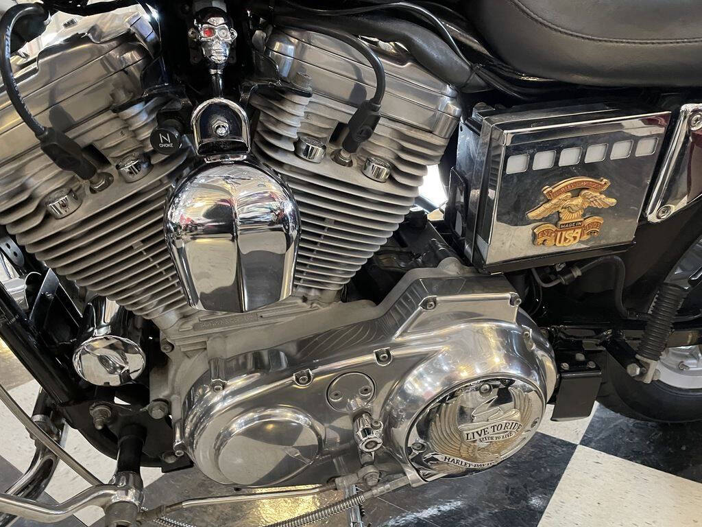 2001 Harley-Davidson XL883C - Sportster Custo 17