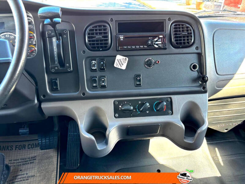 2018 Freightliner M2 106