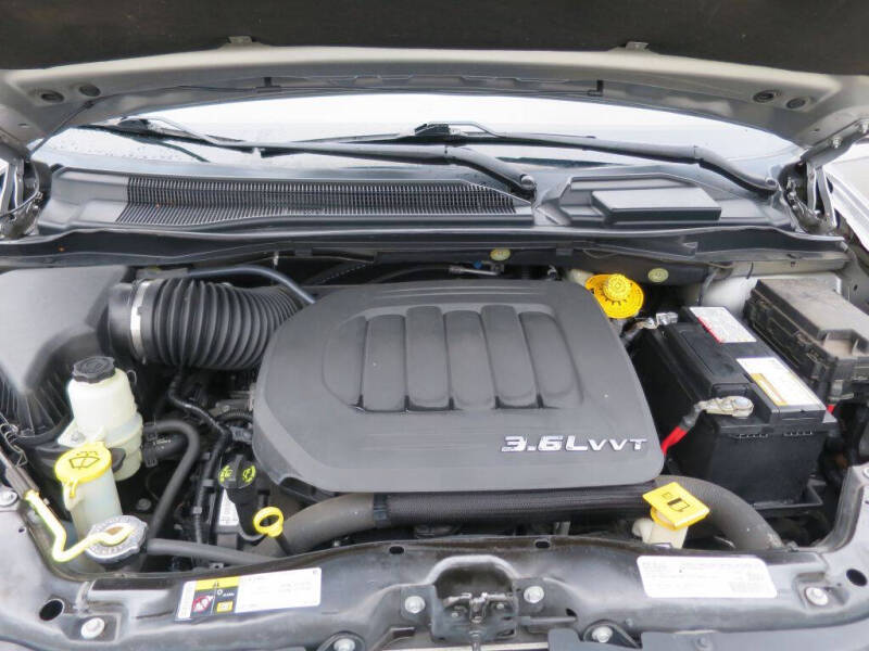 2016 Chrysler Town and Country S