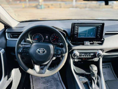 2019 Toyota RAV4 LE