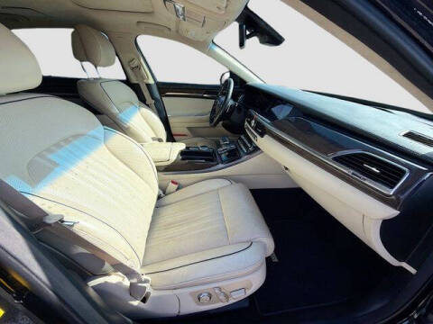 2017 Genesis G90