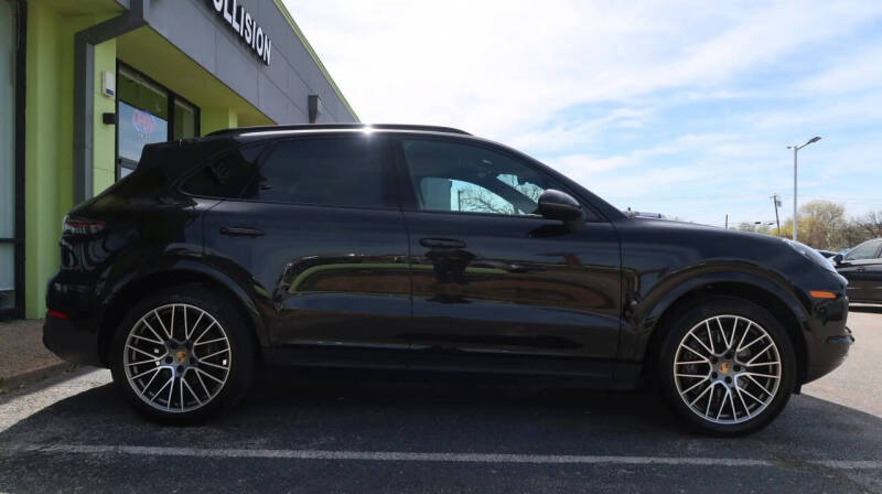 2023 Porsche Cayenne Platinum Edition