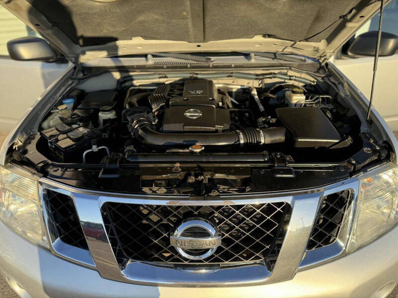 2008 Nissan Pathfinder LE