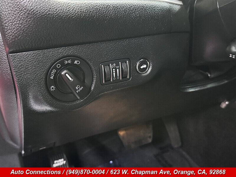 2015 Dodge Challenger SXT Plus