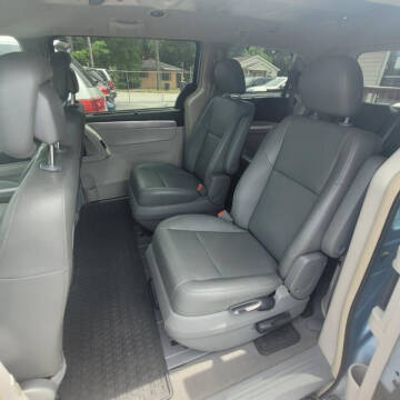 2012 Volkswagen Routan