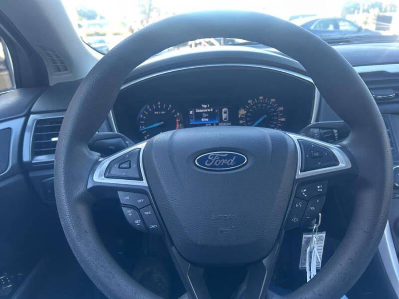 2014 Ford Fusion SE