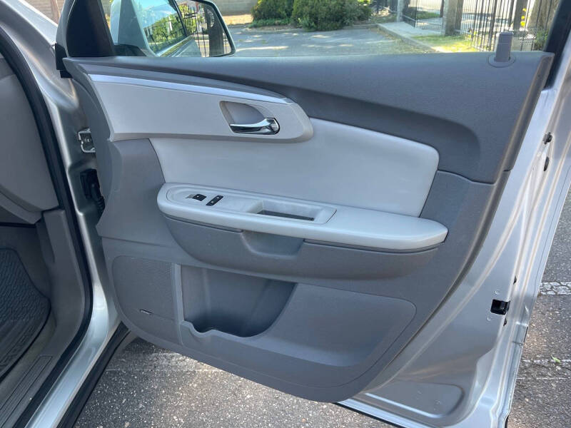 2012 Chevrolet Traverse LT