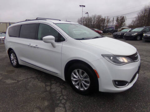 2017 Chrysler Pacifica Touring Plus