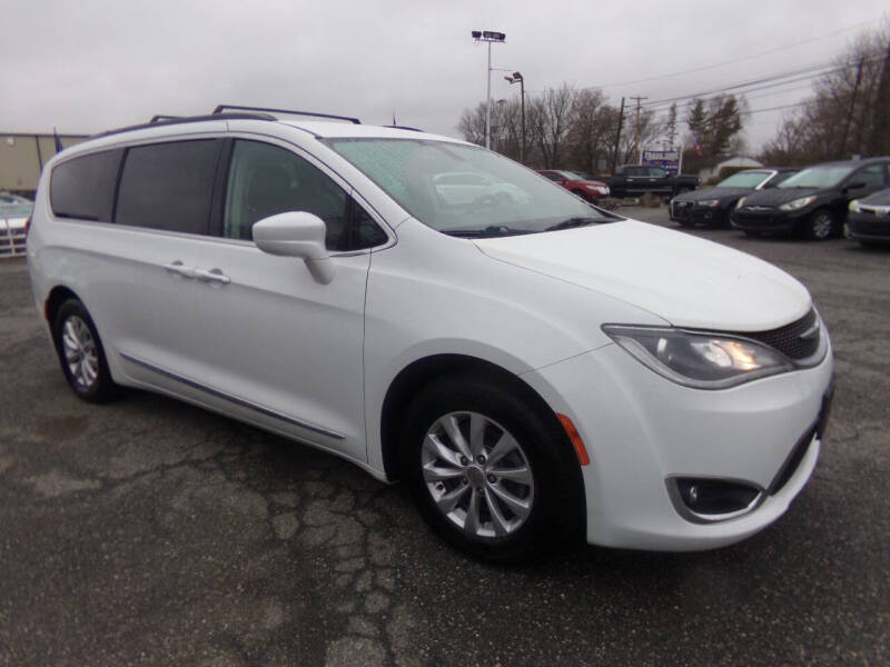 2017 Chrysler Pacifica Touring Plus