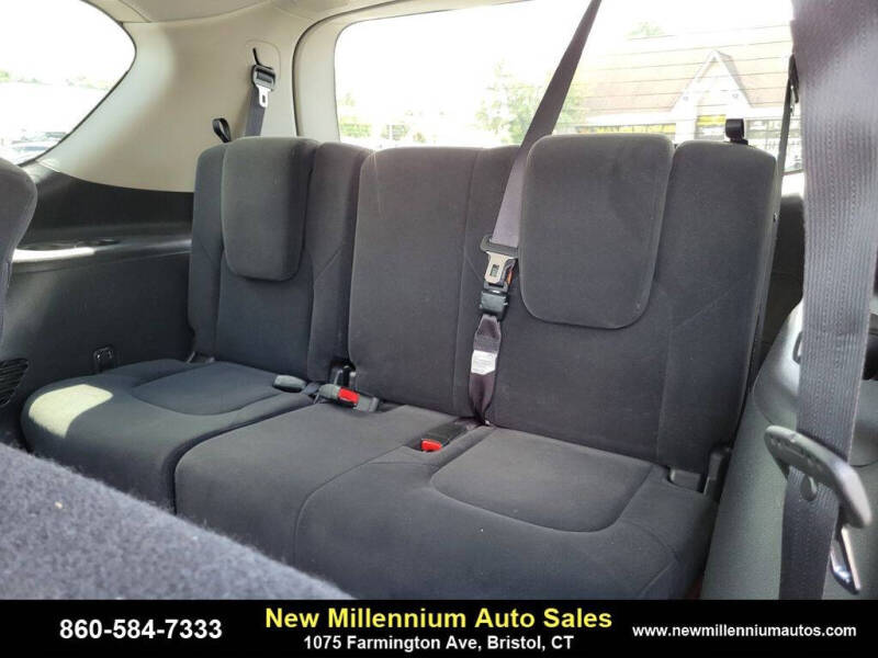 2017 Nissan Armada SV