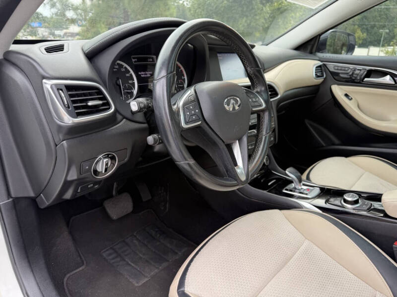 2018 Infiniti QX30 Luxe